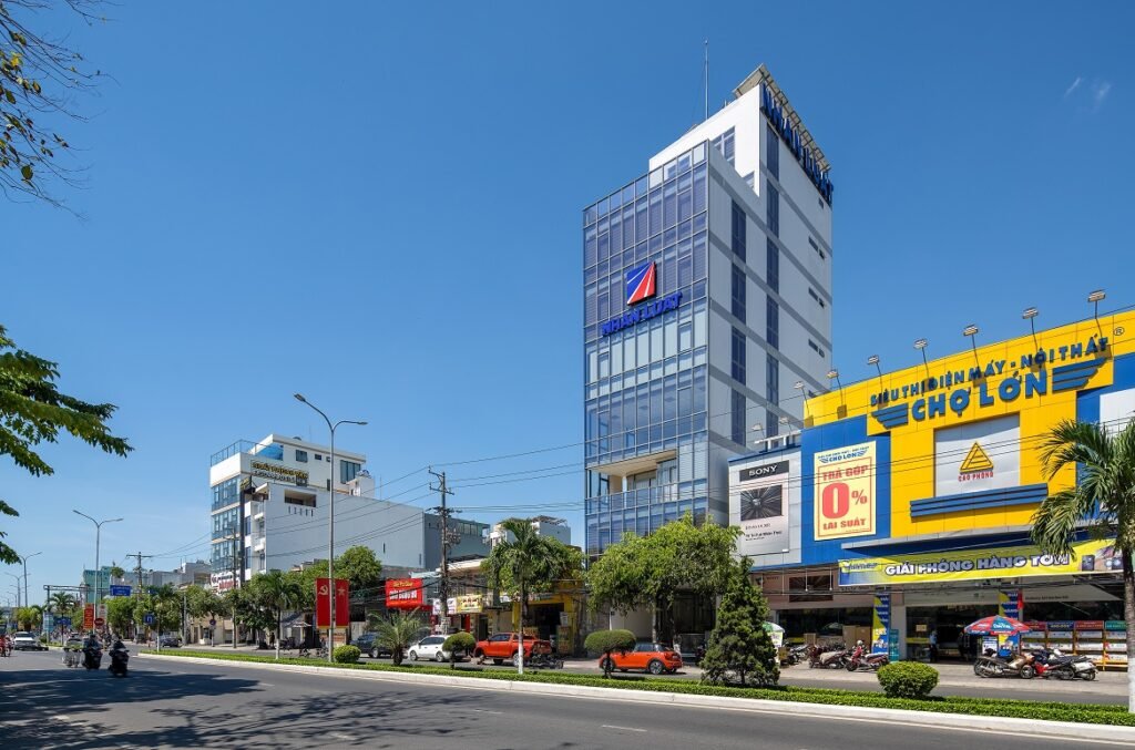Hình ảnh Công Ty Cổ Phần Đầu Tư Và Kinh Doanh Thép Nhân Luật — 2